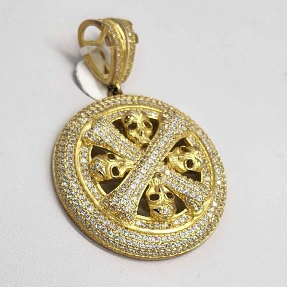 Brand New Skull & Crossbones Pendant – Solid 925 Sterling Silver Statement Piece - Picture 1 of 4